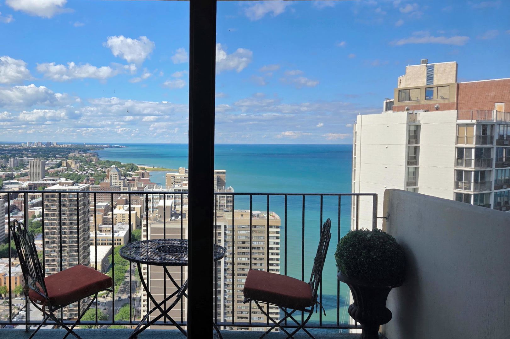 6033 North Sheridan Road, Unit 40H Chicago, IL 60660 - Photo 10 of 29