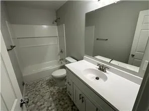 $3,200 | 468 Thomas Avenue West, St. Paul, MN 55103