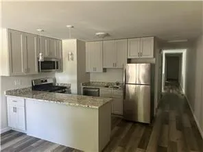 $3,200 | 468 Thomas Avenue West, St. Paul, MN 55103