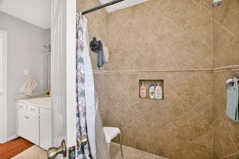 $2,400 | 11902 Oakbrook Drive, Austin, TX 78753