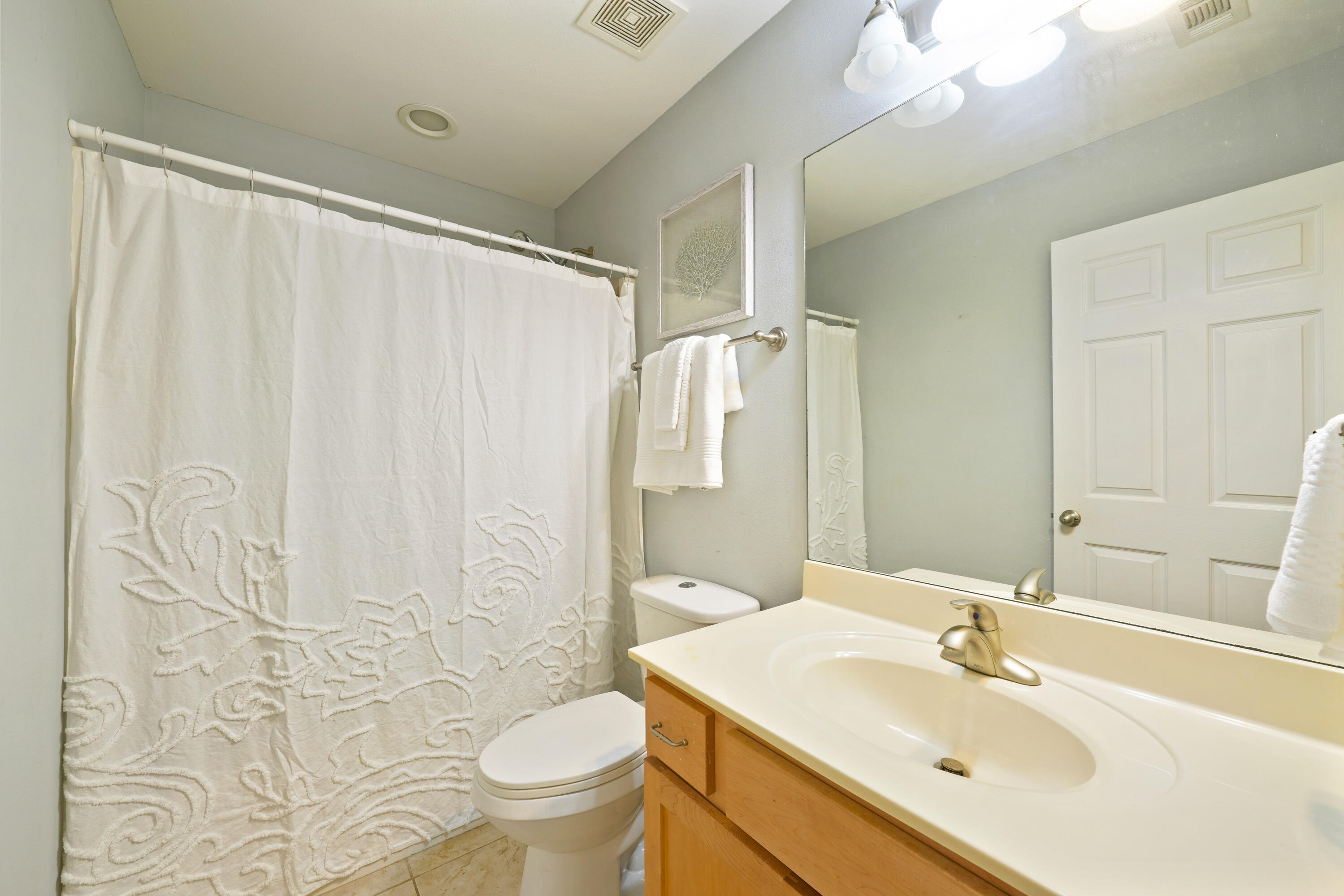 117 Will Street Freeport, FL 32439 - Photo 12 of 19 Bathroom 2