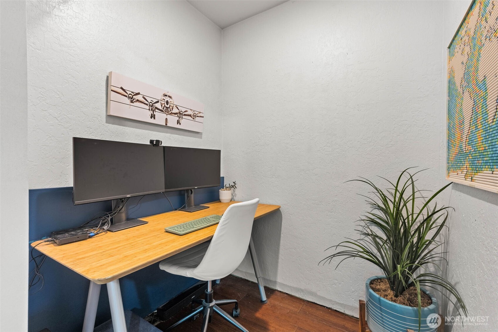 9630 50th Place West Mukilteo, WA 98275 - Photo 22 of 39 a balcony with table and chairs