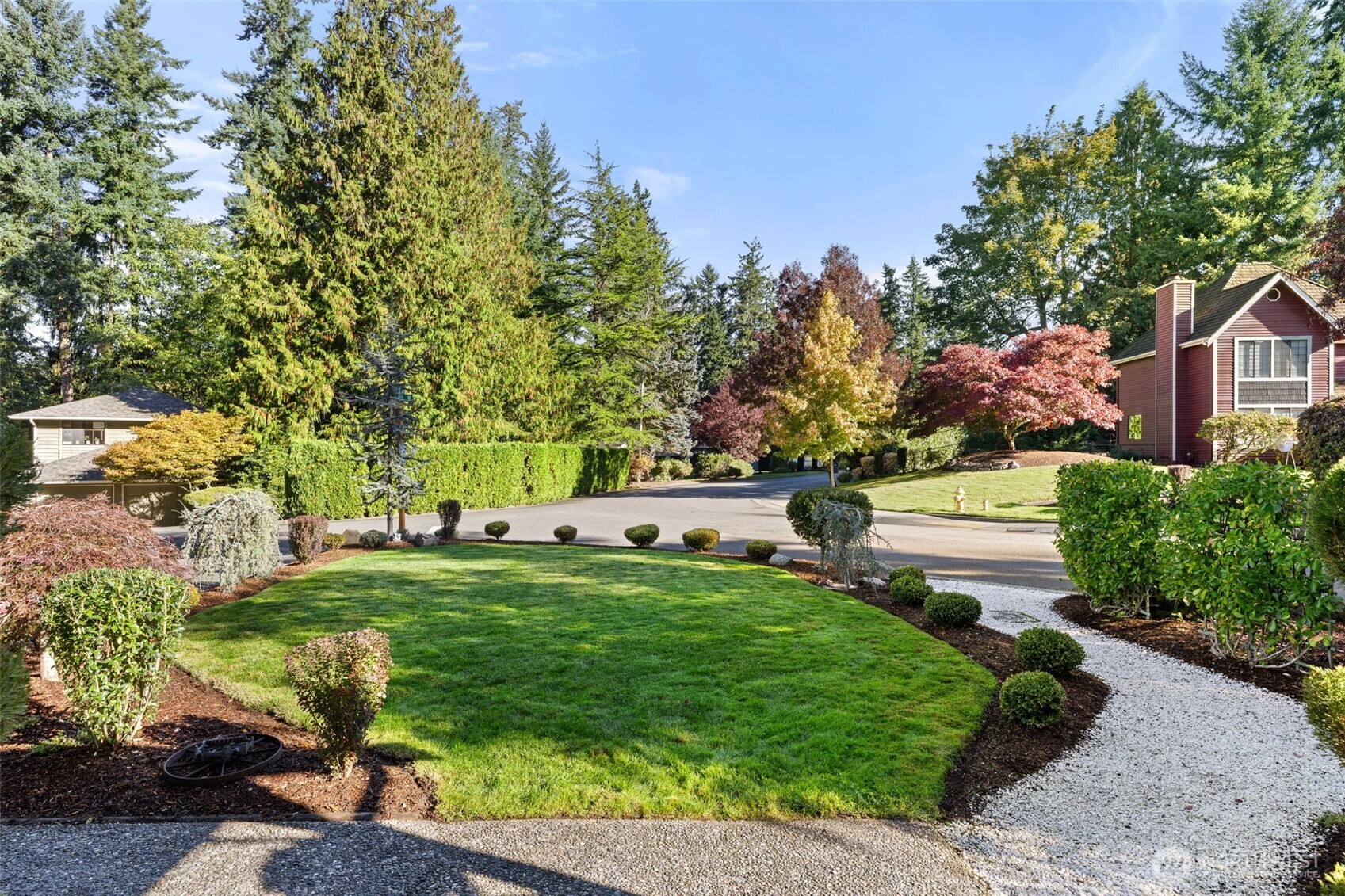 9630 50th Place West Mukilteo, WA 98275 - Photo 3 of 39 a view of a backyard with garden