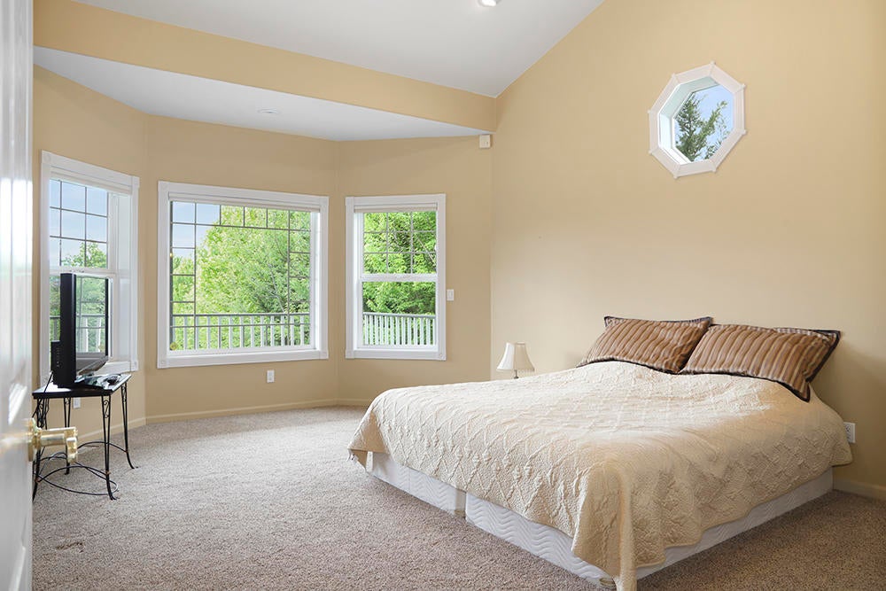 2315 Northeast Scoville Road Grants Pass, OR 97526 - Photo 23 of 53 Main Room Downstairs