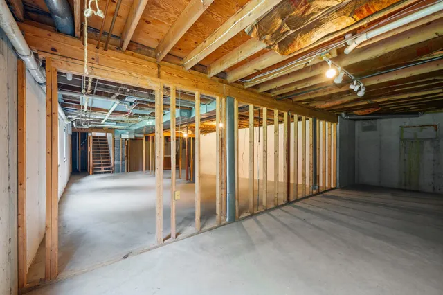 $229,900 | 118 Schirmer Parkway, Buchanan, MI 49107