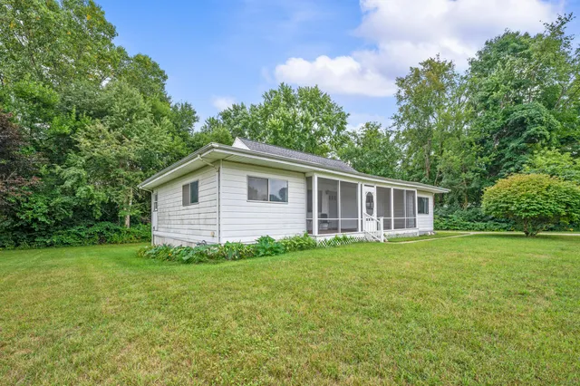 $229,900 | 118 Schirmer Parkway, Buchanan, MI 49107