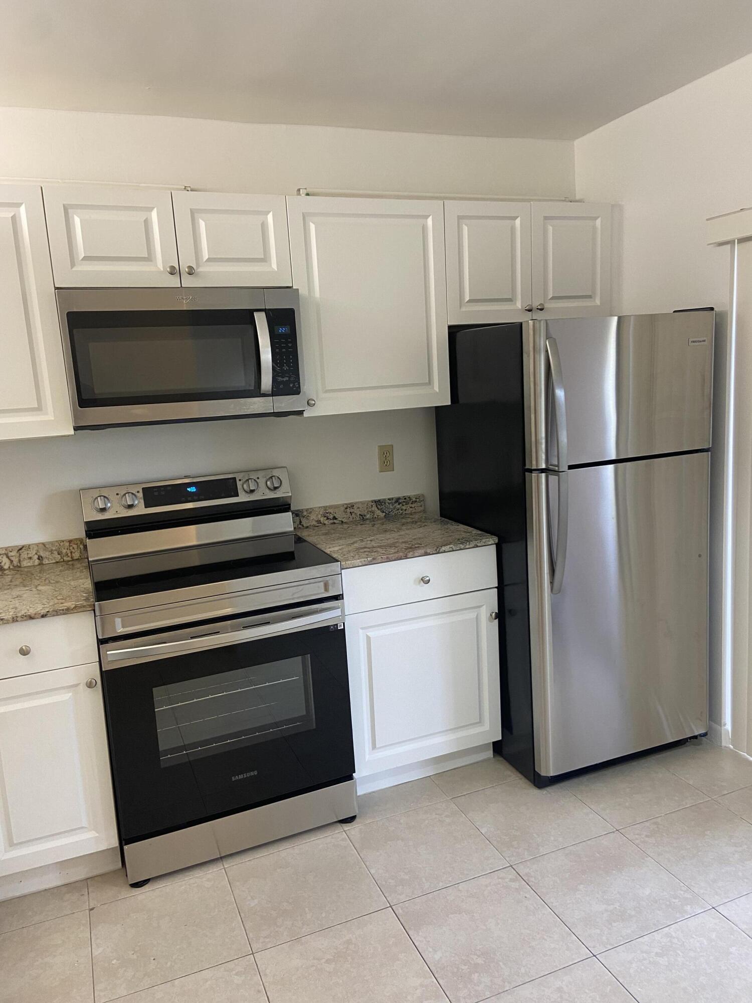 350 Club Circle, Unit 106 Boca Raton, FL 33487 - Photo 10 of 22 IMG_4052