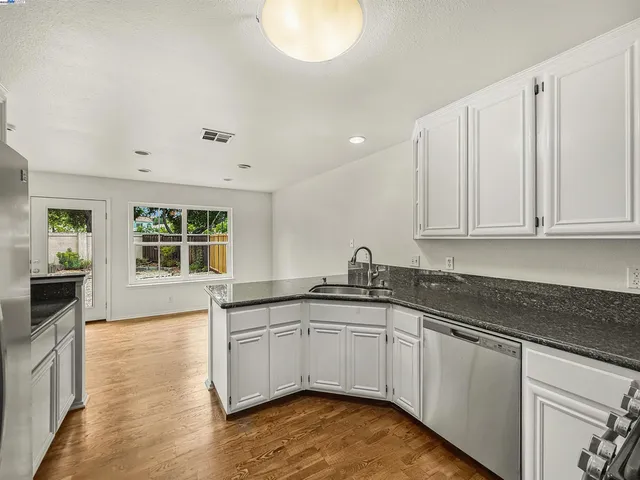 $969,000 | 404 Regal Lily Lane, San Ramon, CA 94582