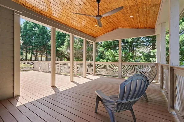 a view of yard with tree