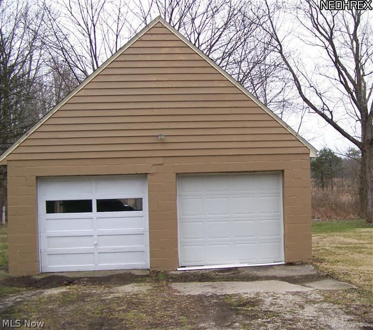 1085 Schocalog Road Akron, OH 44320 - Photo 5 of 13 Gallery Image 5