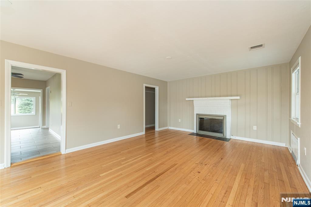 345 Bowden Road Cedar Grove, NJ 07009 - Photo 8 of 43 Gallery Image 8