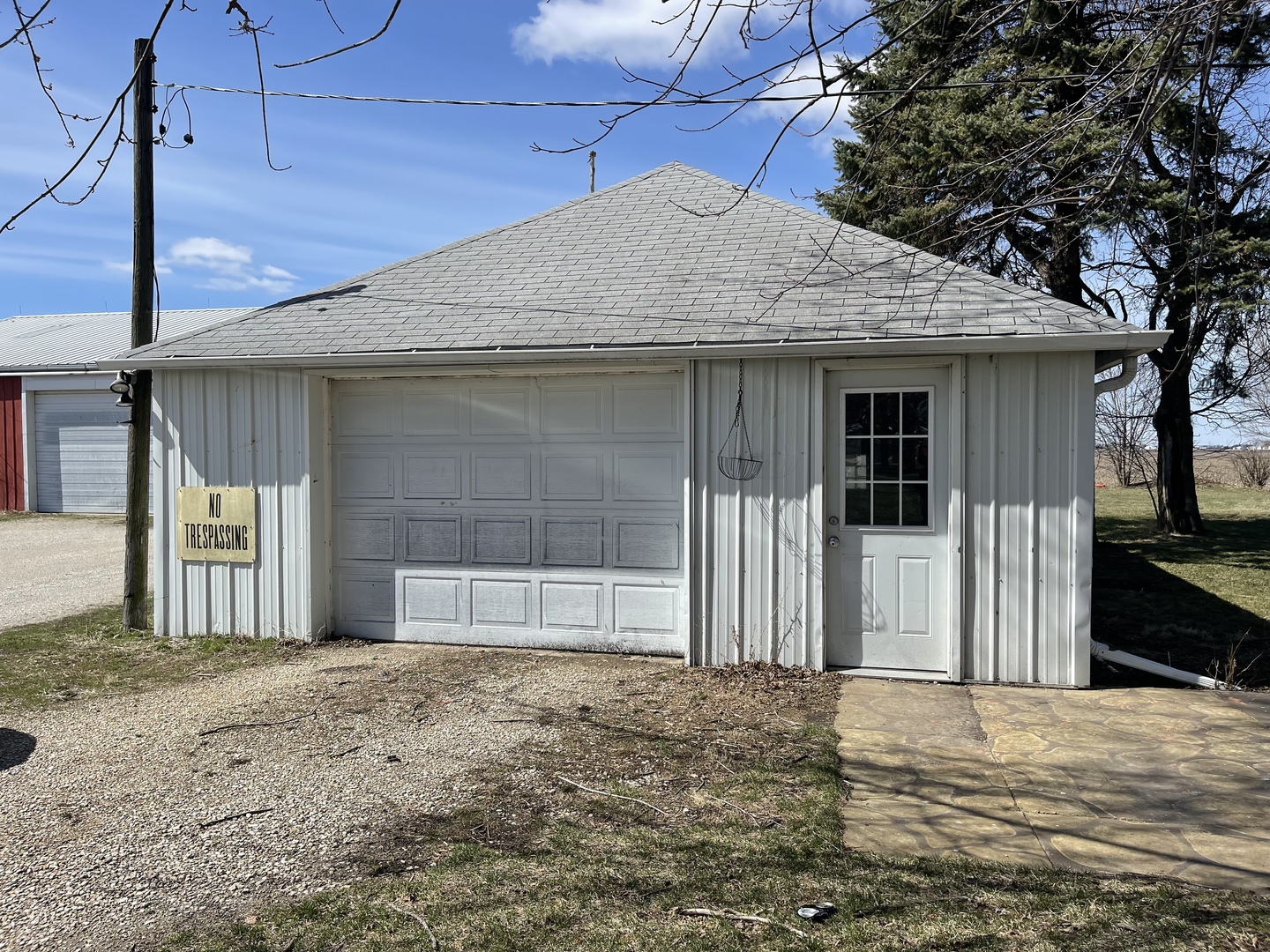3267 East 15th Road Ottawa, IL 61350 - Photo 8 of 21 a house with a outdoor space