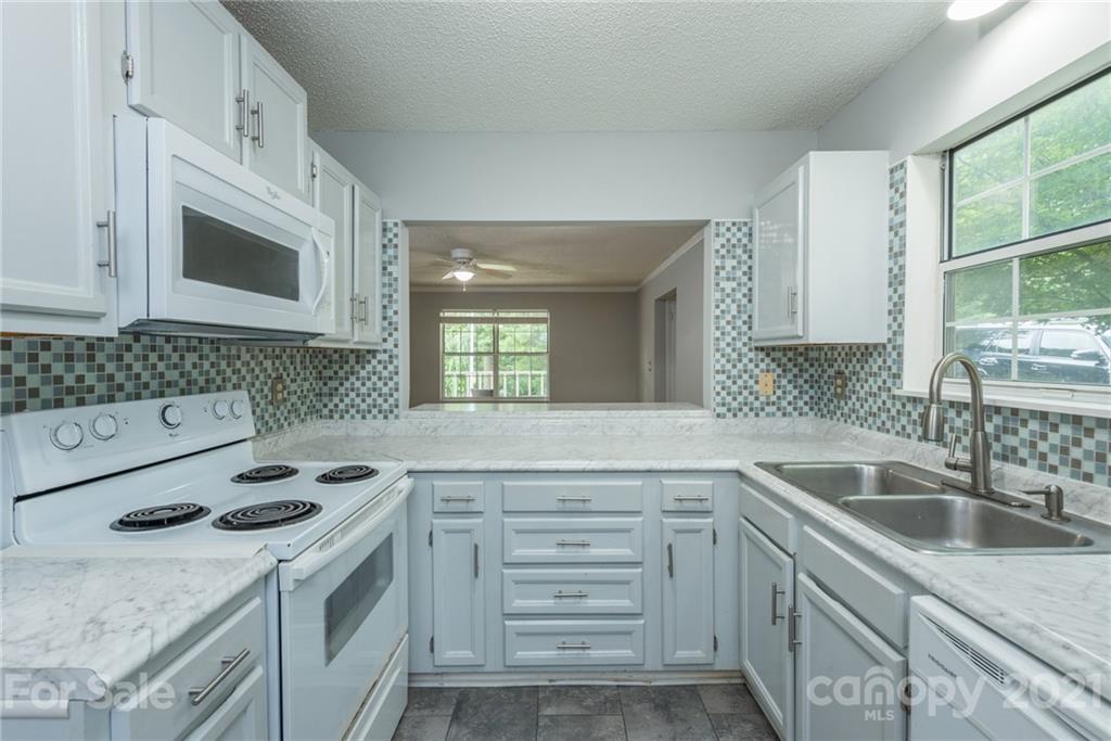 133 Rocking Porch Ridge Asheville, NC 28805 - Photo 14 of 27 Gallery Image 14