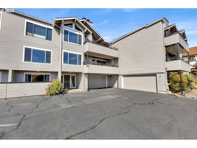 $569,900 | 6902 Southeast Riverside Drive, Unit 6, Vancouver, WA 98664