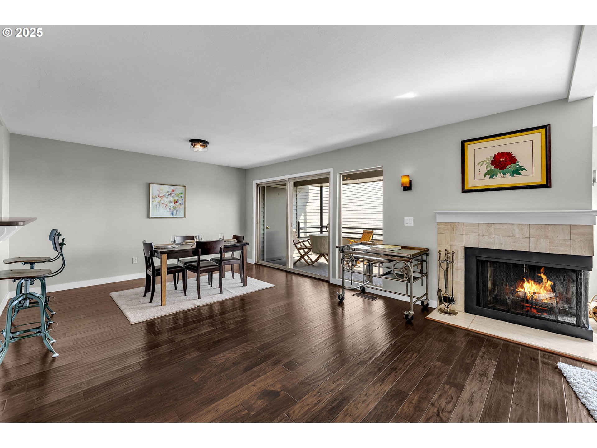 6902 Southeast Riverside Drive, Unit 6 Vancouver, WA 98664 - Photo 19 of 39 a living room with furniture and a fireplace