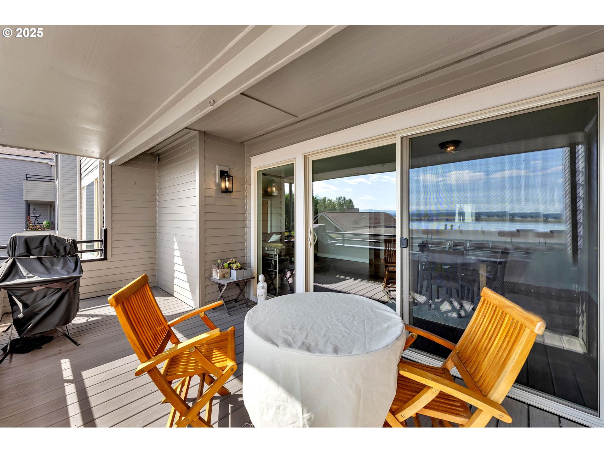 6902 Southeast Riverside Drive, Unit 6 Vancouver, WA 98664 - Photo 38 of 39 a building outdoor space with patio furniture