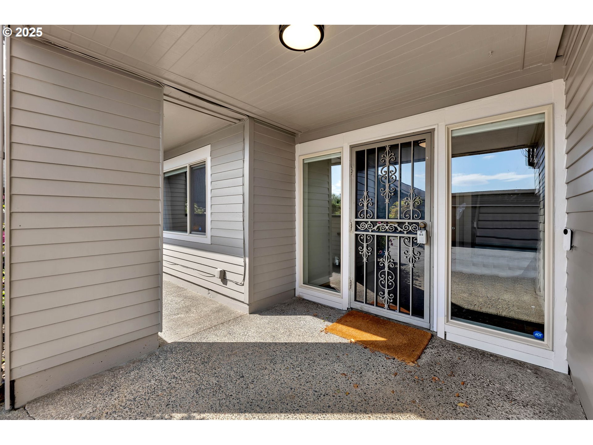 6902 Southeast Riverside Drive, Unit 6 Vancouver, WA 98664 - Photo 4 of 39 a view of outdoor space