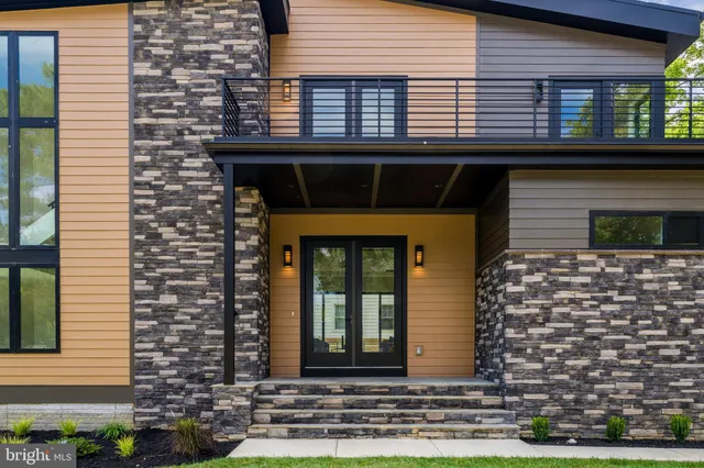 $1,895,000 | 3215 Cofer Road, Falls Church, VA 22042