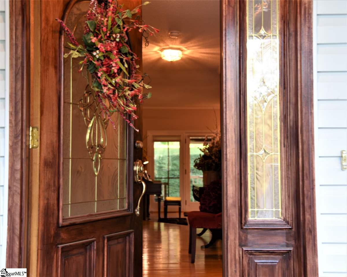 406 Edgewater Drive Anderson, SC 29626 - Photo 1 of 35 Gallery Image 1