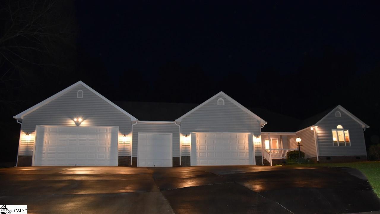 406 Edgewater Drive Anderson, SC 29626 - Photo 2 of 35 Gallery Image 2