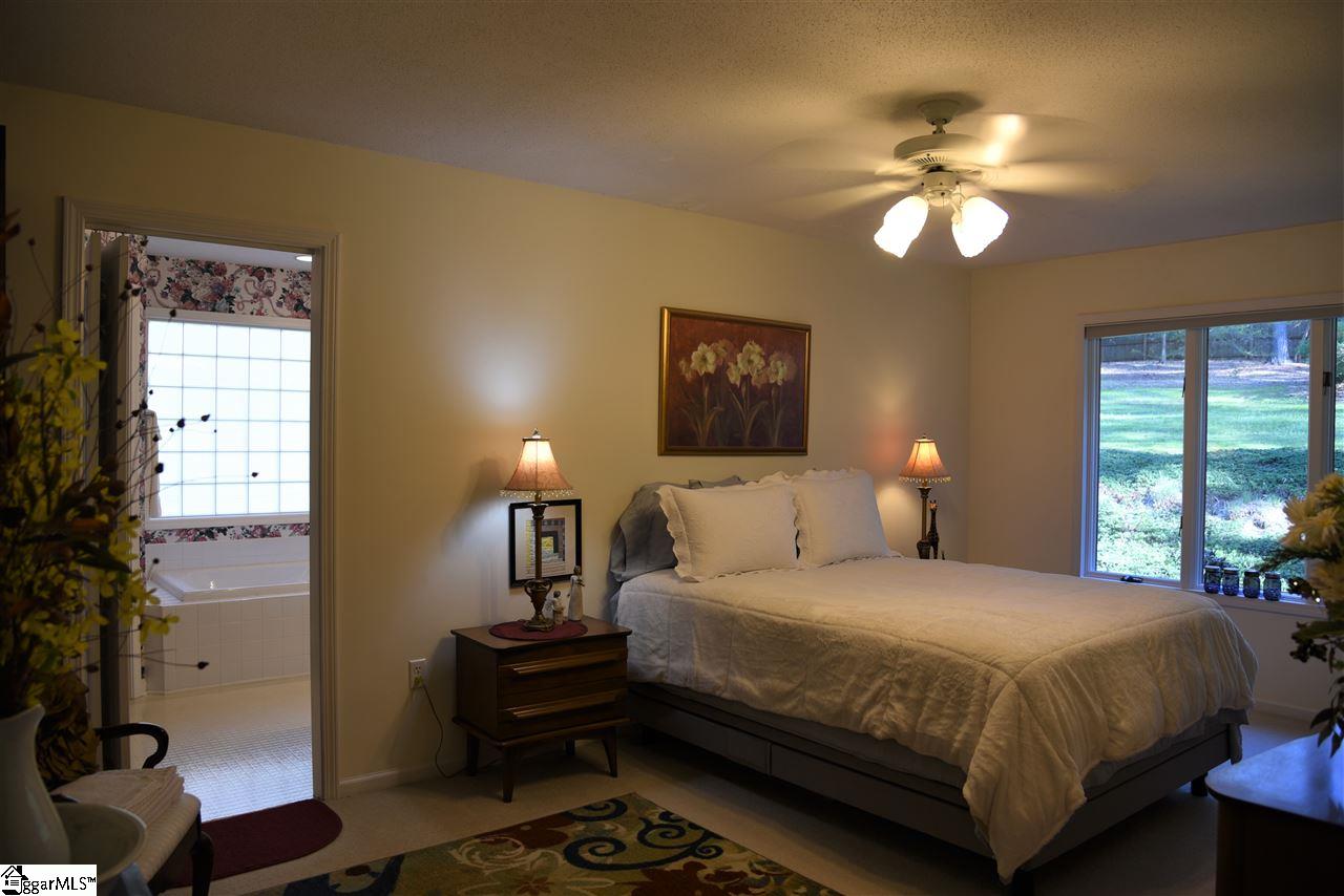 406 Edgewater Drive Anderson, SC 29626 - Photo 16 of 35 Gallery Image 16