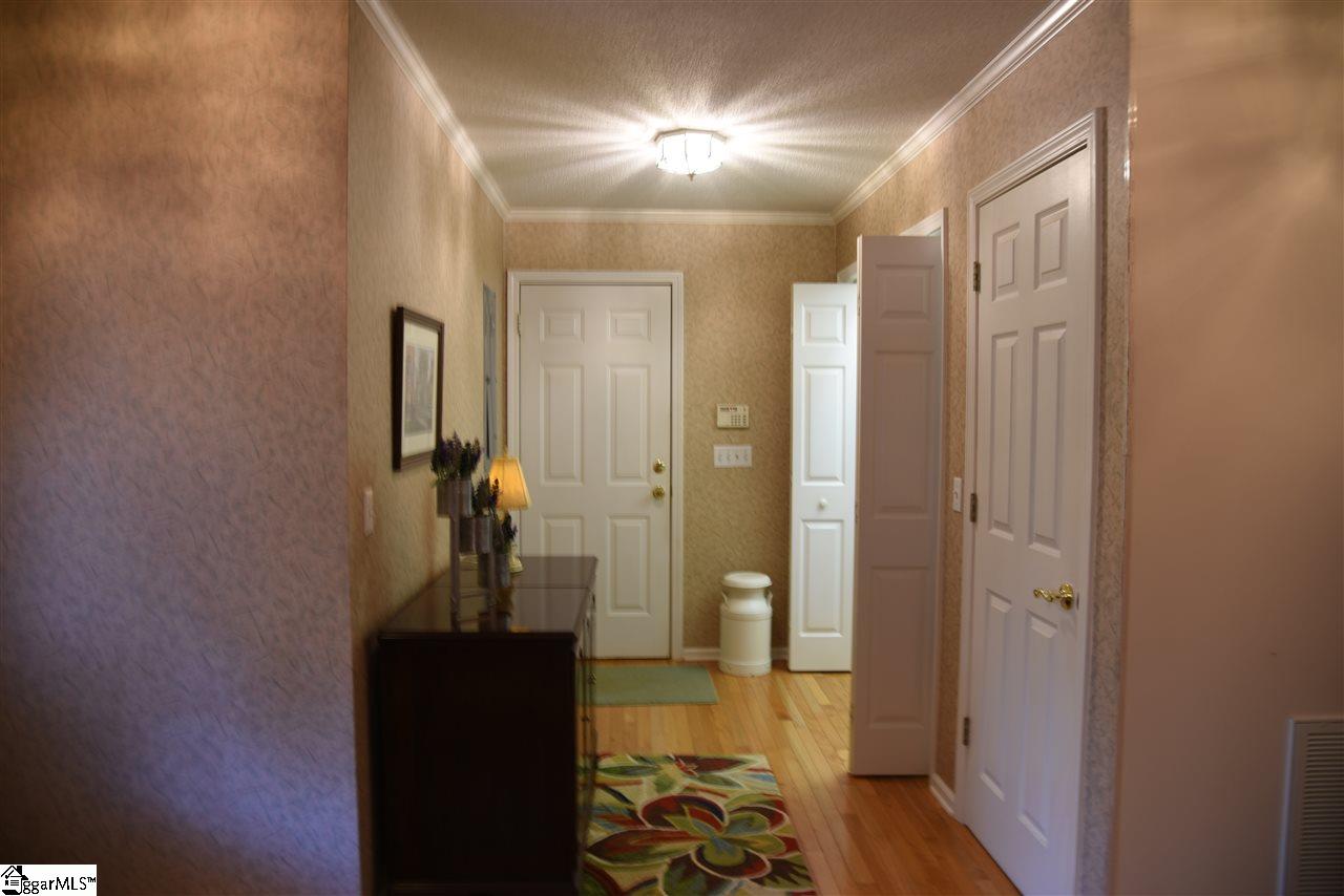 406 Edgewater Drive Anderson, SC 29626 - Photo 30 of 35 Gallery Image 30