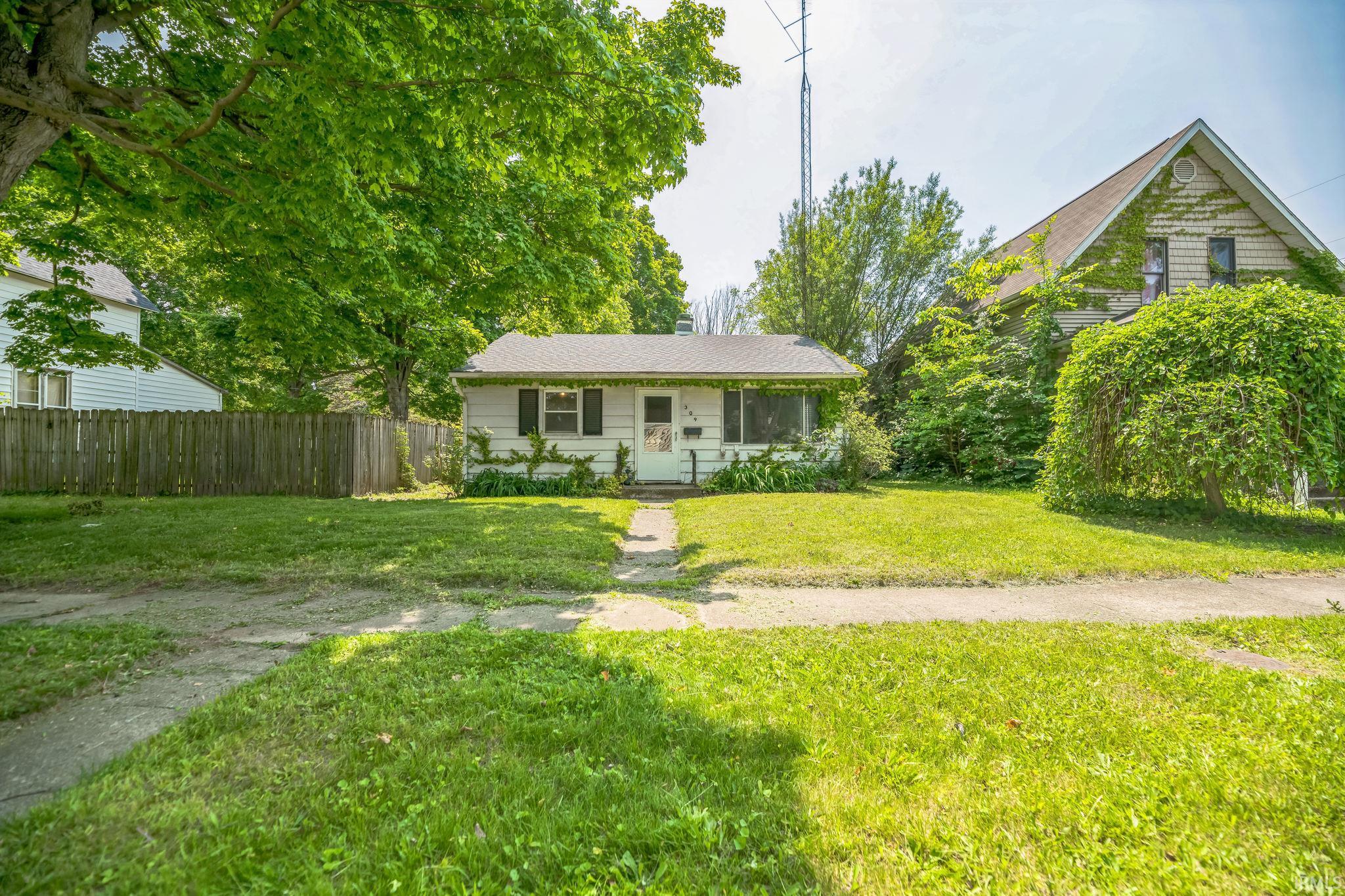 309 West 11th Street Rochester, IN 46975 - Photo 1 of 15