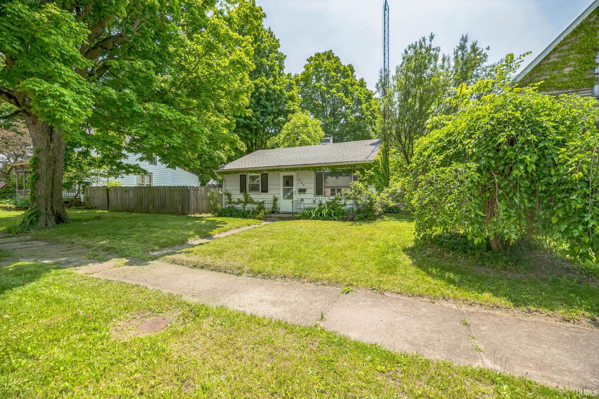 309 West 11th Street Rochester, IN 46975 - Photo 2 of 15