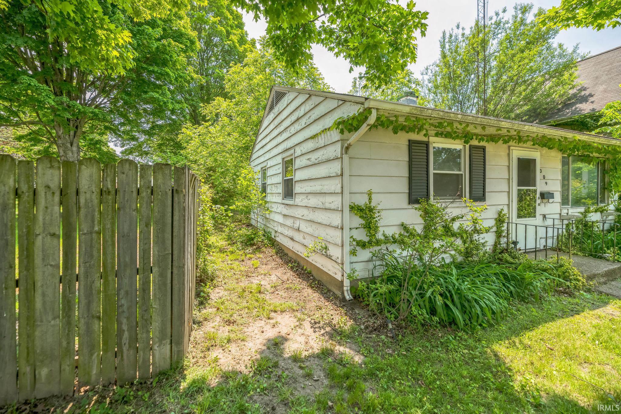 309 West 11th Street Rochester, IN 46975 - Photo 3 of 15