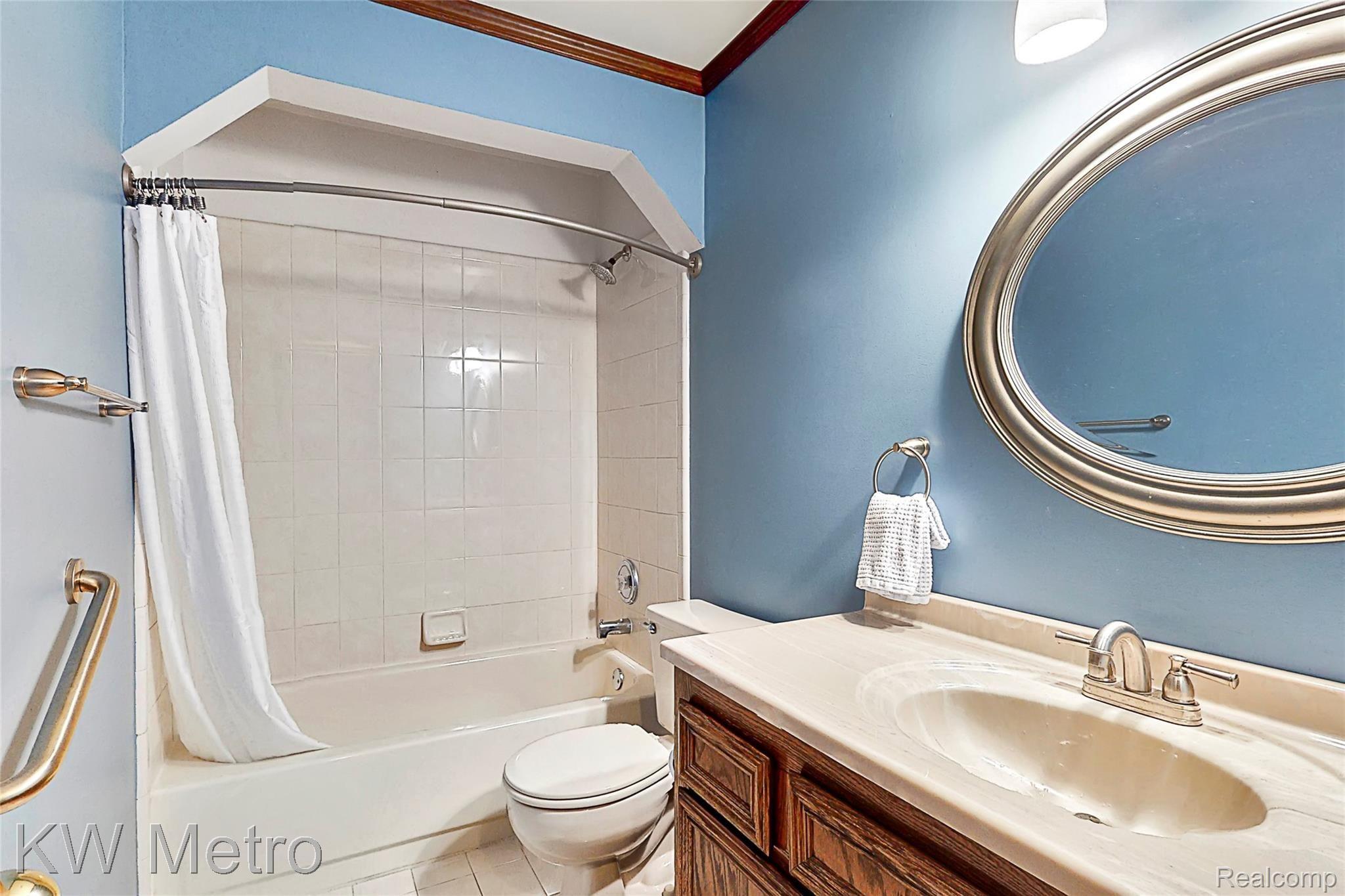 6192 Inkster Road Dearborn Heights, MI 48127 - Photo 28 of 34 Bathroom Main Floor.jpg