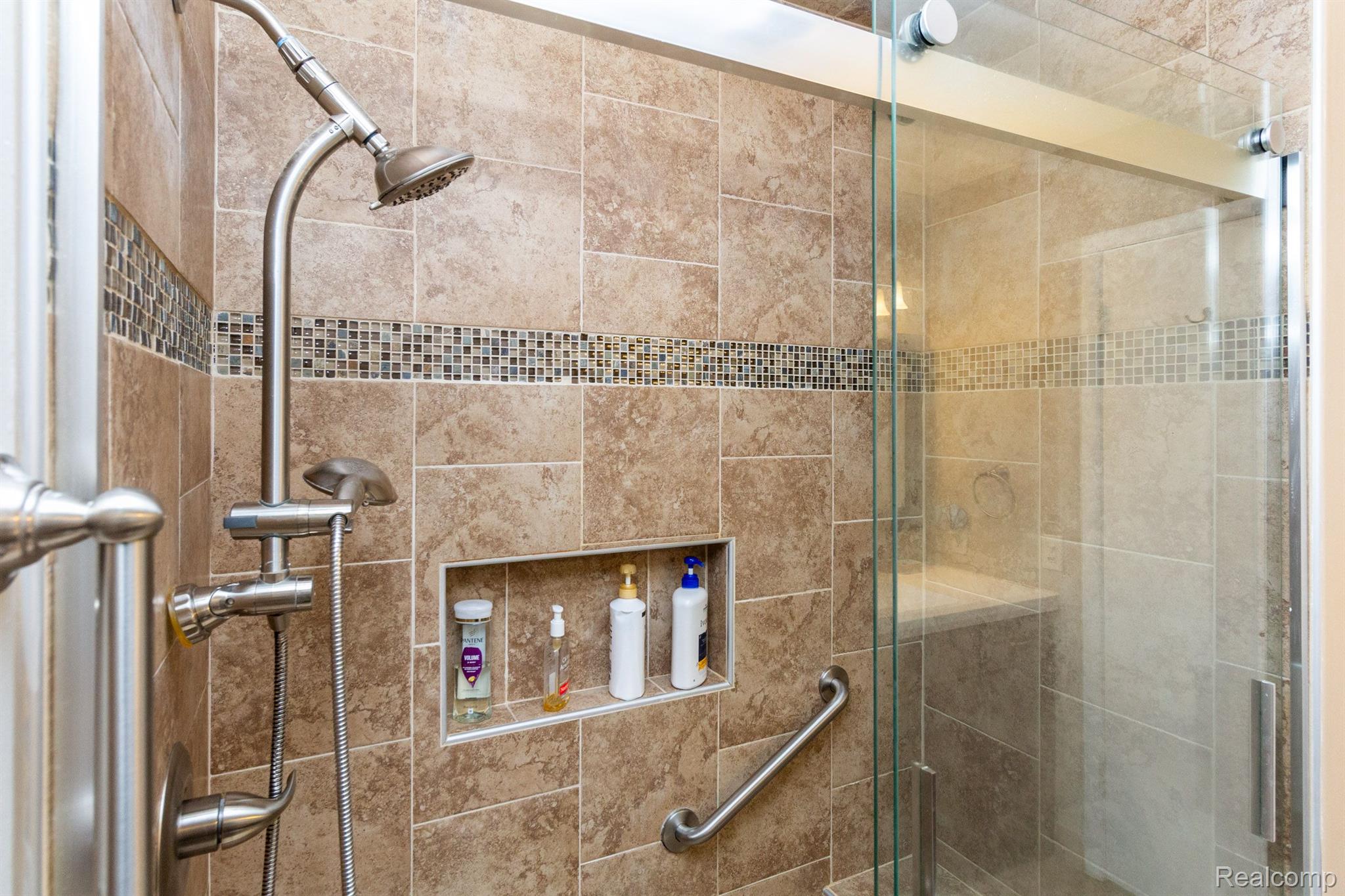 24111 Meridian Road, Unit 101 Grosse Ile, MI 48138 - Photo 20 of 26 Gallery Image 20