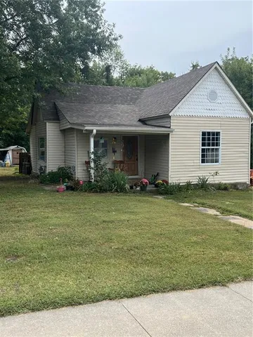 $130,000 | 503 West Hickory Street, Nevada, MO 64772