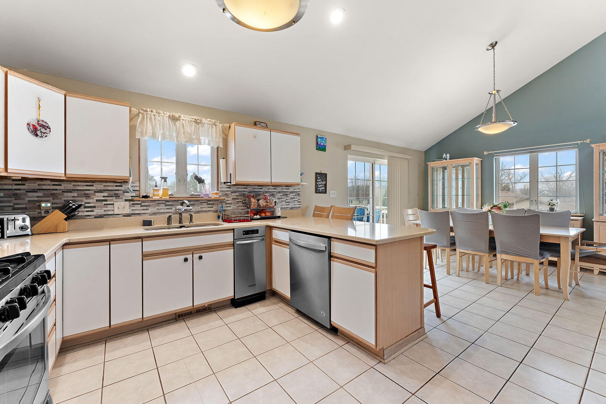 8567 Judith Lane St. John, IN 46373 - Photo 6 of 28 2048x1365