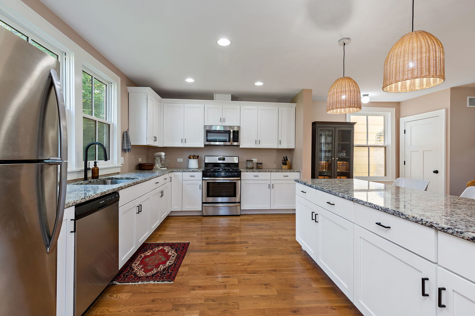 273 North Spring Street Elgin, IL 60120 - Photo 2 of 28
