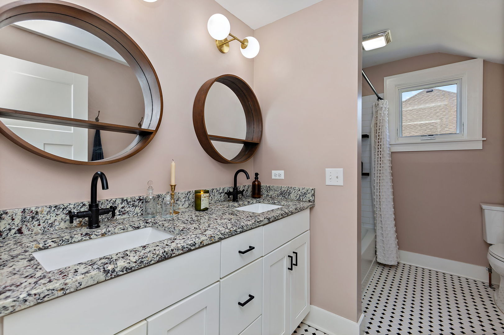 273 North Spring Street Elgin, IL 60120 - Photo 20 of 28