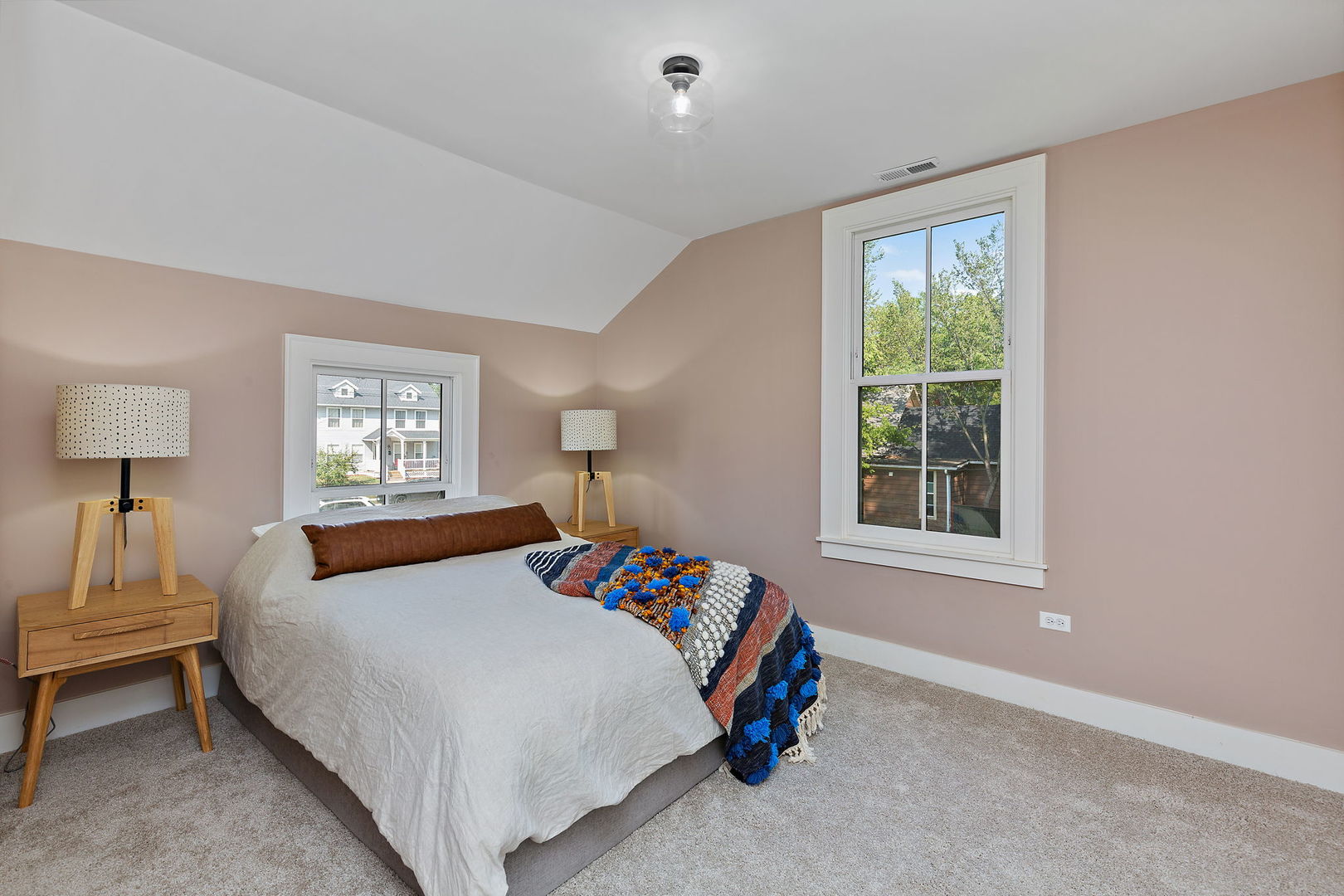 273 North Spring Street Elgin, IL 60120 - Photo 22 of 28