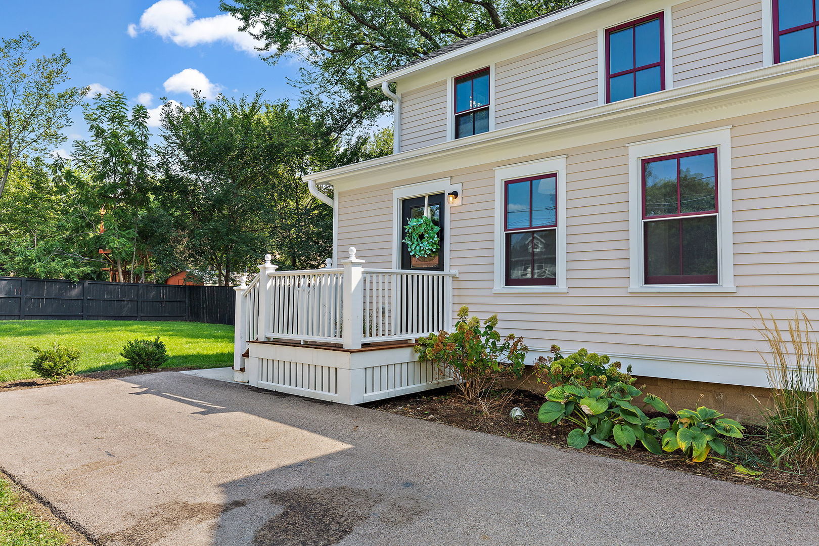273 North Spring Street Elgin, IL 60120 - Photo 25 of 28