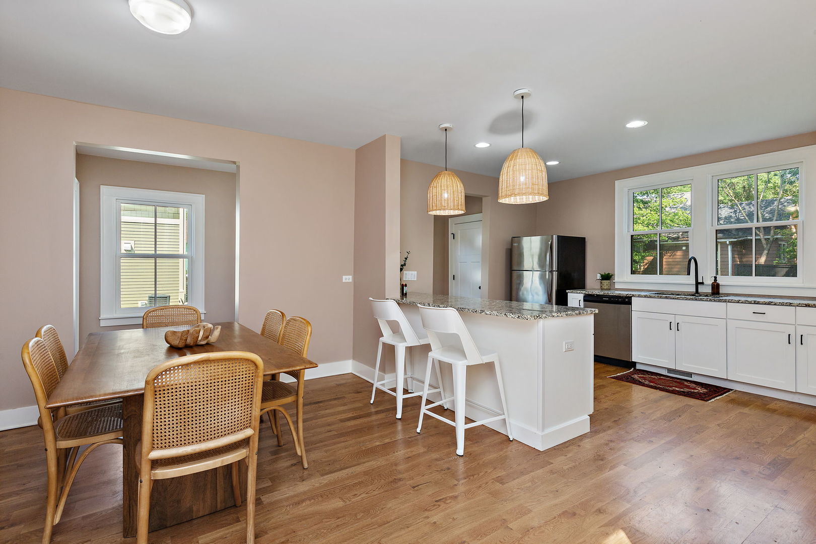 273 North Spring Street Elgin, IL 60120 - Photo 9 of 28