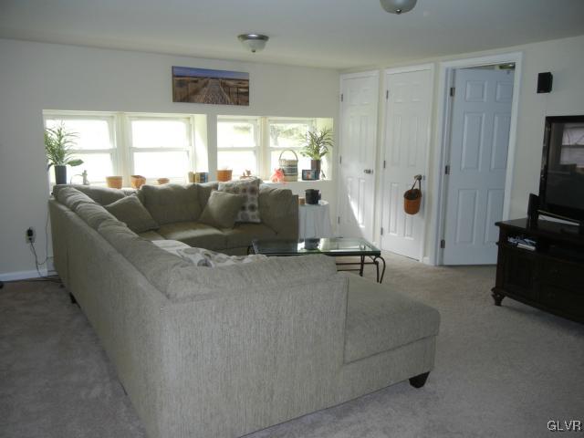 3220 Main Road East Emmaus, PA 18049 - Photo 5 of 11 Gallery Image 5
