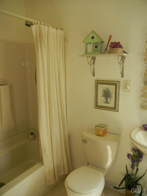 3220 Main Road East Emmaus, PA 18049 - Photo 10 of 11 Gallery Image 10