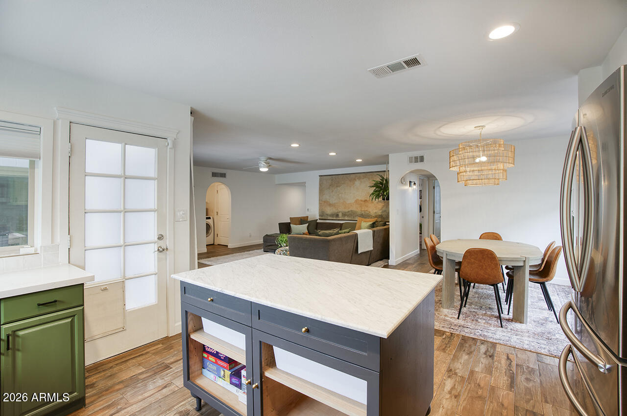 4378 East Pearce Road Phoenix, AZ 85044 - Photo 8 of 29 Kitchen and Dining