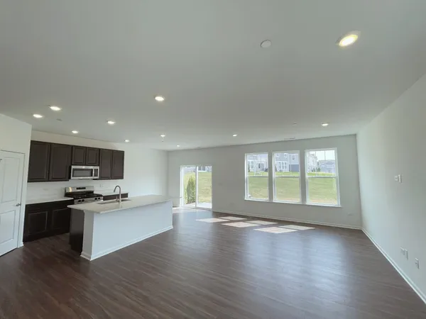 $2,900 | 12011 Jordi Road, Huntley, IL 60142
