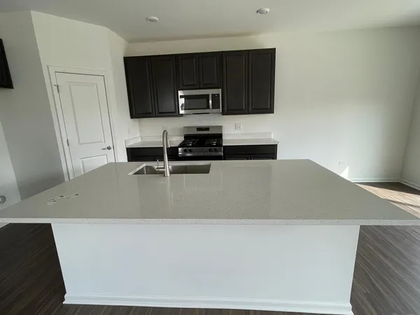 $2,900 | 12011 Jordi Road, Huntley, IL 60142