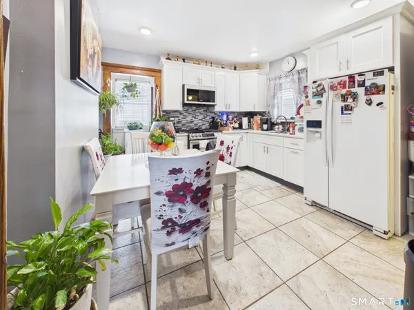 a view of parking area