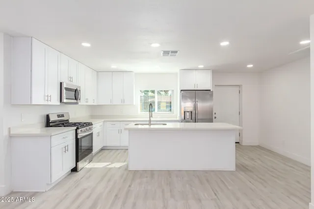 $5,000 | 120 West Hu Esta Drive, Tempe, AZ 85282