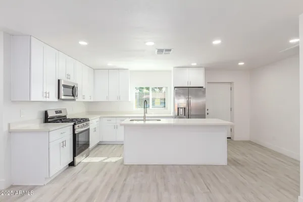 $3,996 | 120 West Hu Esta Drive, Tempe, AZ 85282