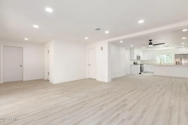 $3,996 | 120 West Hu Esta Drive, Tempe, AZ 85282