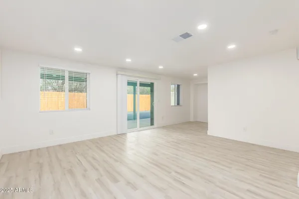 $3,996 | 120 West Hu Esta Drive, Tempe, AZ 85282