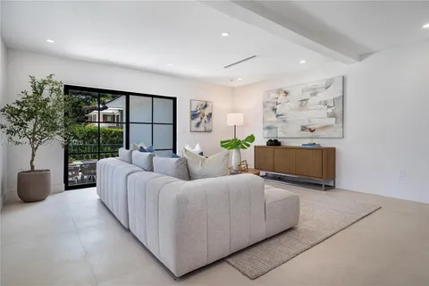 $2,900,000 | 1037 Sevilla Avenue, Coral Gables, FL 33134