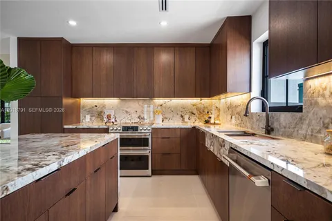 $2,900,000 | 1037 Sevilla Avenue, Coral Gables, FL 33134